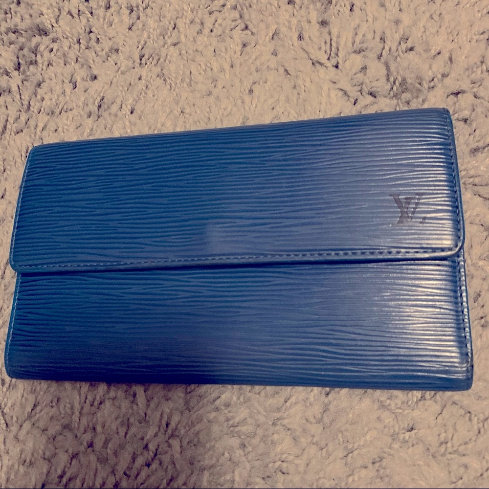 Louis Vuitton Wallet in Blue Epi Leather